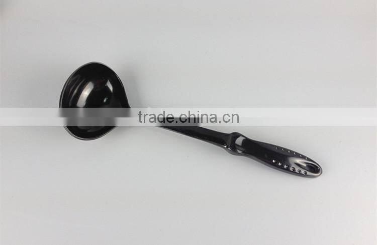Black Plastic scoop, kitchen utensils list with pictures