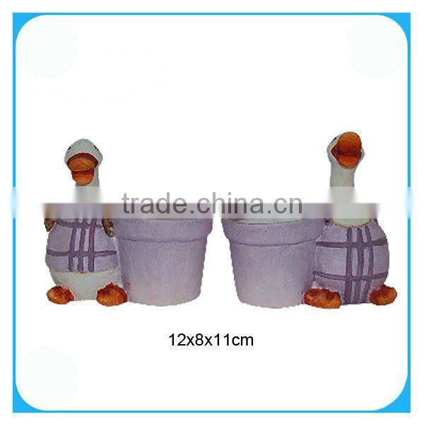 Decorative ceramic chicken ornament for easter