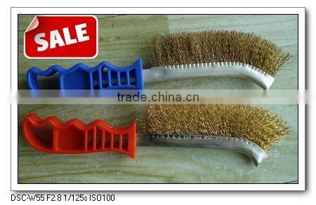 Knife brush with plastic handle