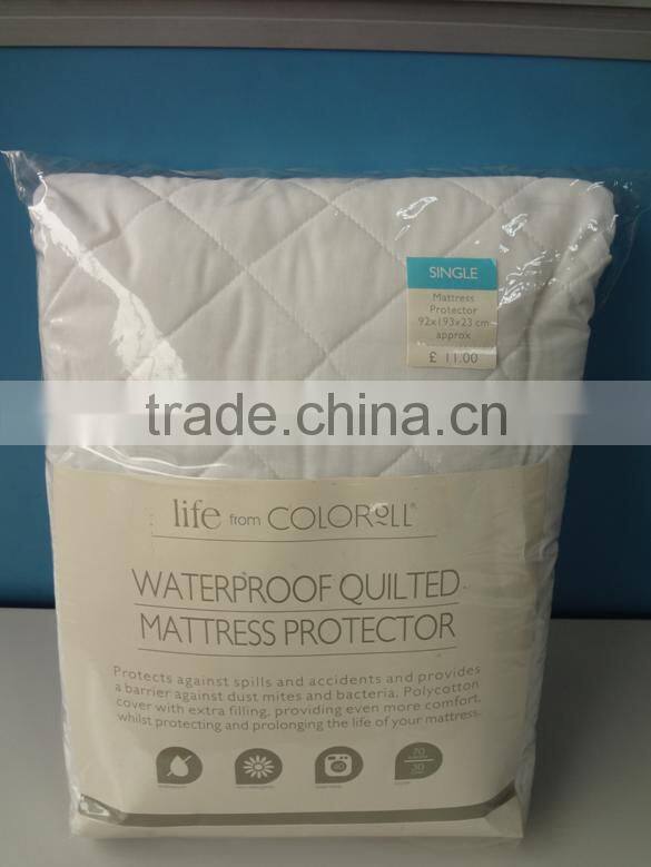 Waterproof quilted poly-cotton mattress protector