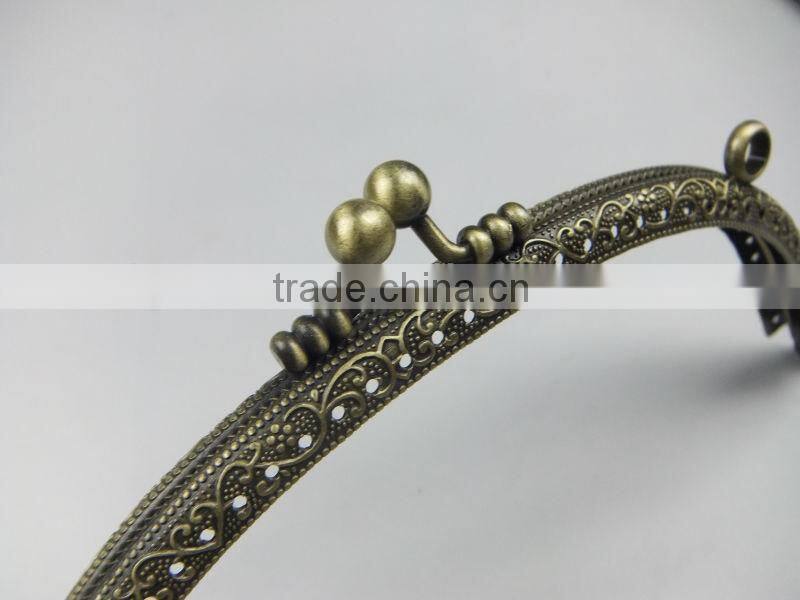 2014 NEW!Wholesales Antique Brass Metal Sewing DIY Frame With Clasp Made In China