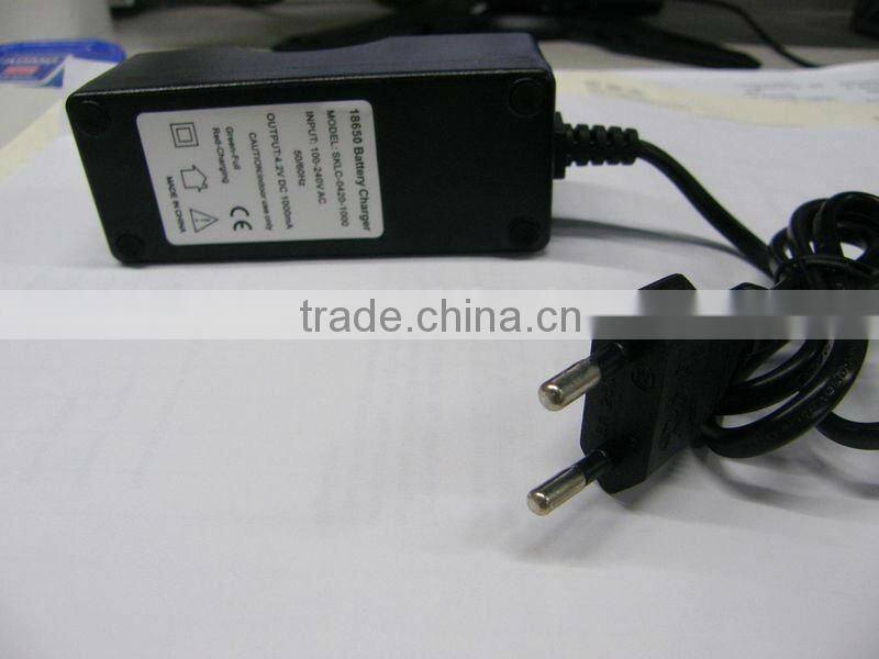 Rechargeable 18650 battery charger