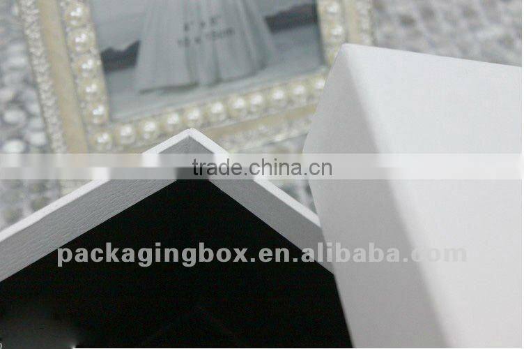Elegant gift packaging box