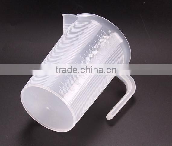 2016 environmental plastic measuring cup with high quality
