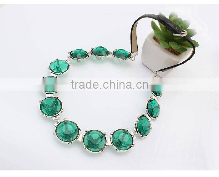 Trending lady jewelry fancy leather chain green crystal necklace