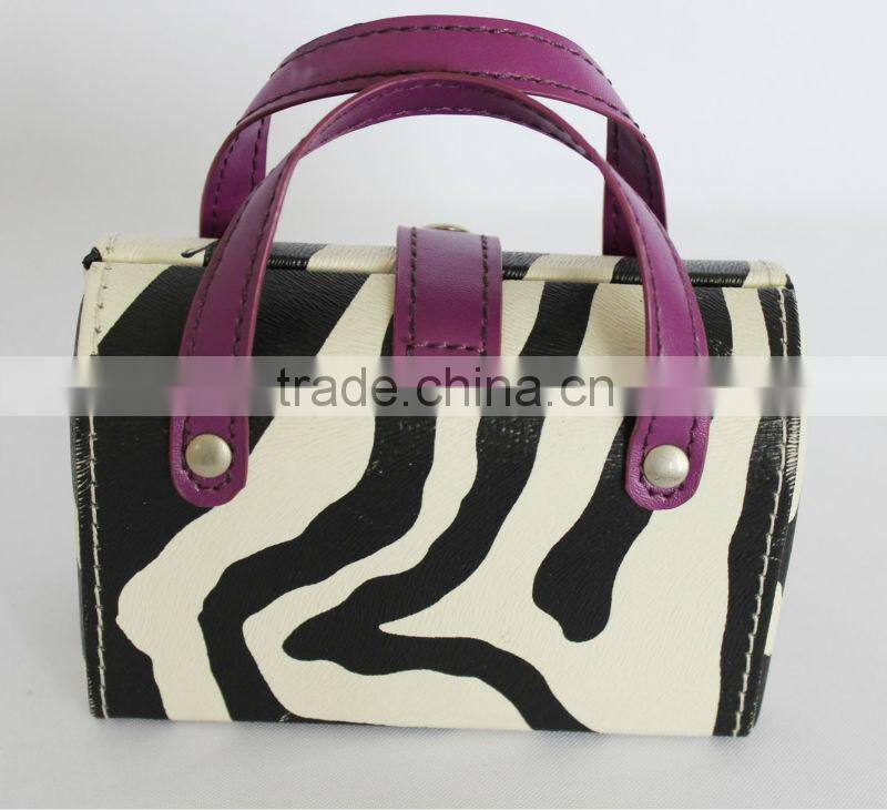 Hanging Lines Leather Cover Makeup Bag For Ladies