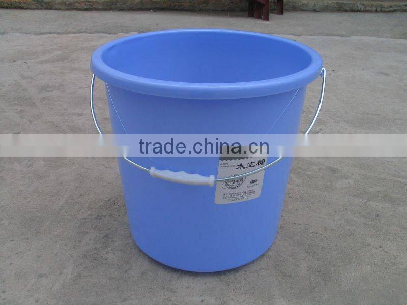 032-039 household plastic bucket with metal handle