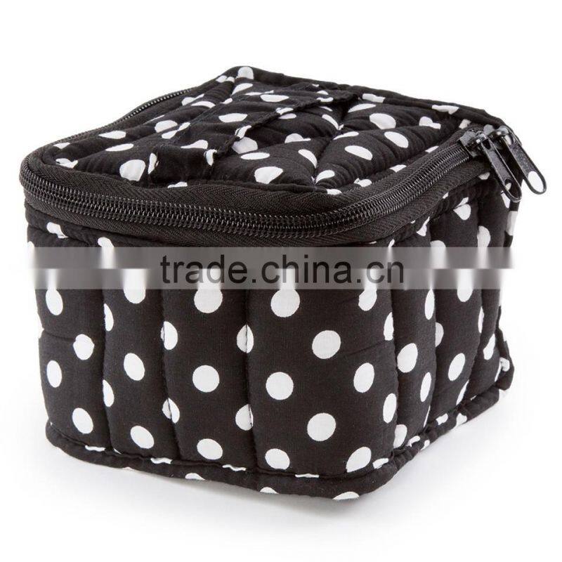 Nice pattern essential oil carrying case wholesale for 16 vials