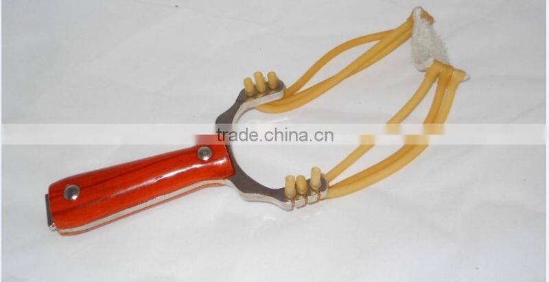 Hot Selling outdoor Handle Hunting slingshot Toy rubber sling shot Catapult +4pcs Pinball