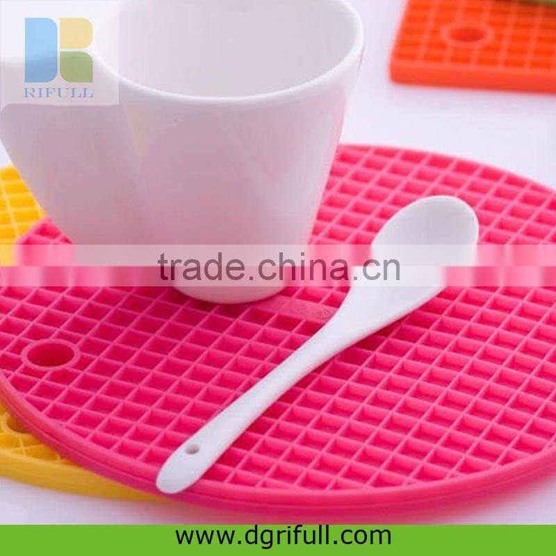 High heat resistant silicone cup mat