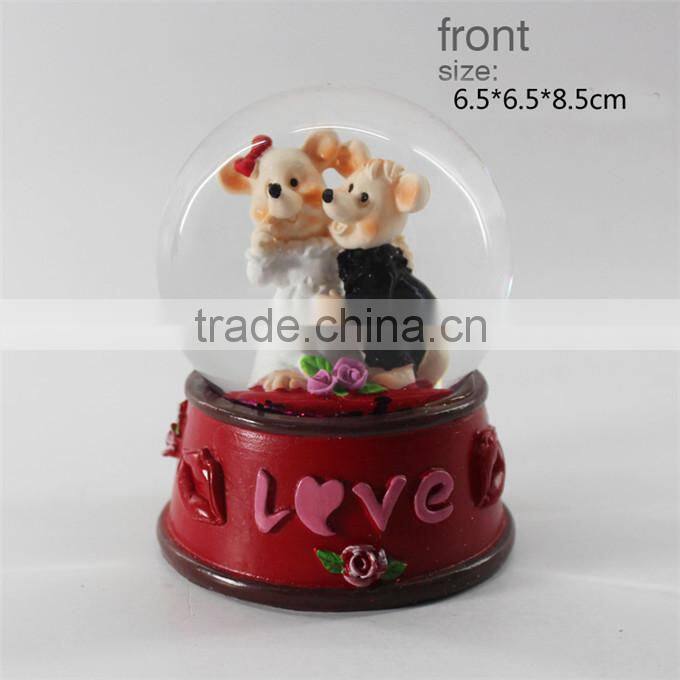 Polyresin Wedding snow globe