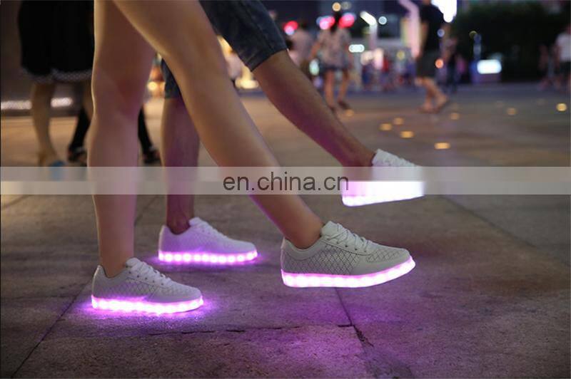 wholesale casual couple shoes OEM low minimum quantity luminous LED sneakers