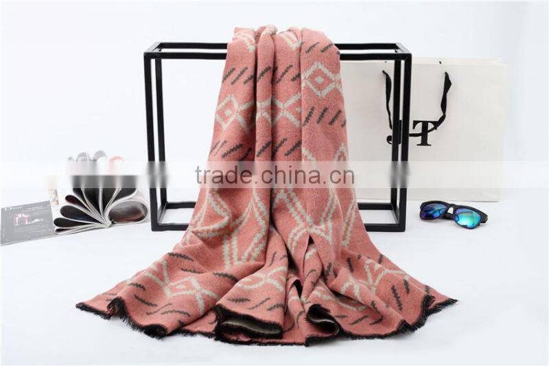 Whoesale Rhombic Geometry Pattern Jacquard Ladies Cashmere Poncho Shawl