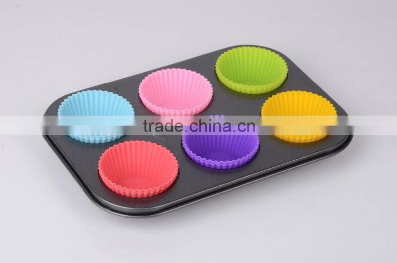 Colorful silicone muffin mold