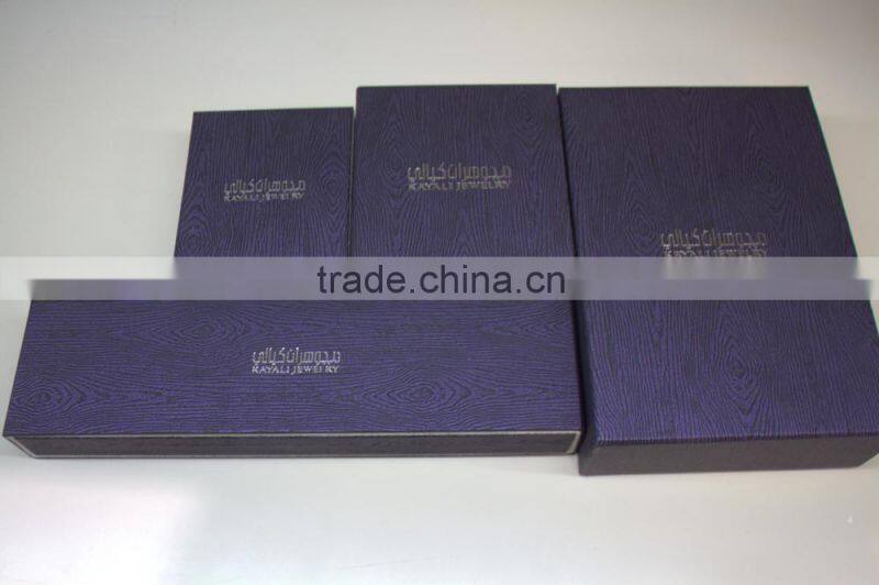 custom jewelry paper box decorated with ribbon