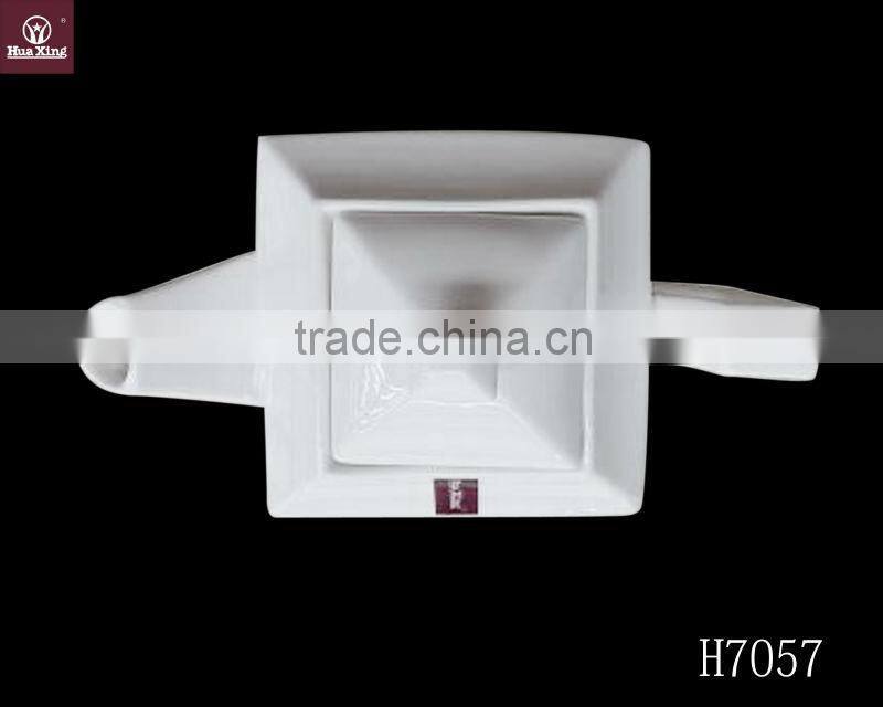 H7057 chaozhou factory wholesale white porcelain ceramic teapot bulk