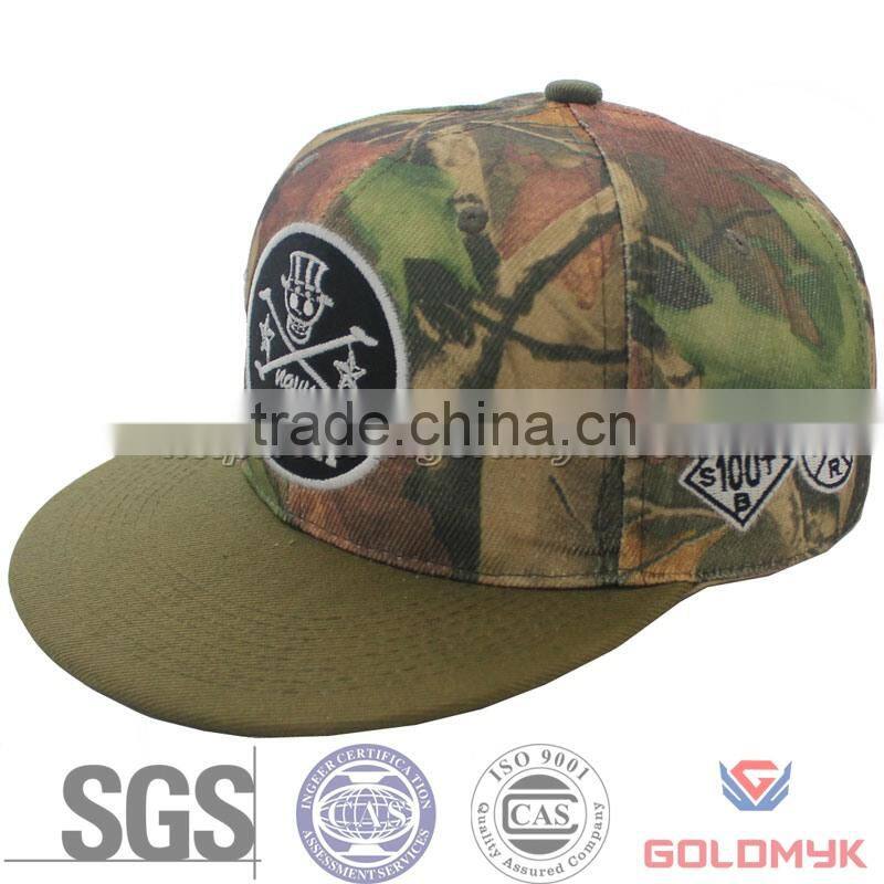 Hunting camo cap in flat brim style with embroidery logo