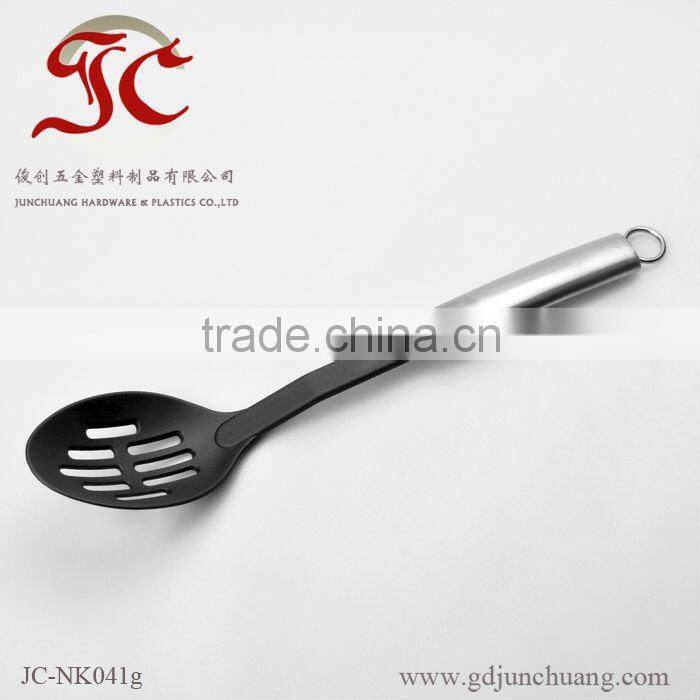 China manufacture best useful nylon slotted spoon