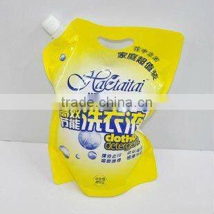 liquid filling and sealing machine