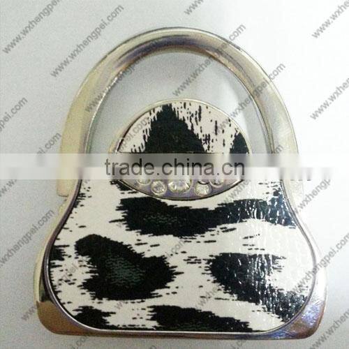 Black and white striped concise generous hanging buckle
