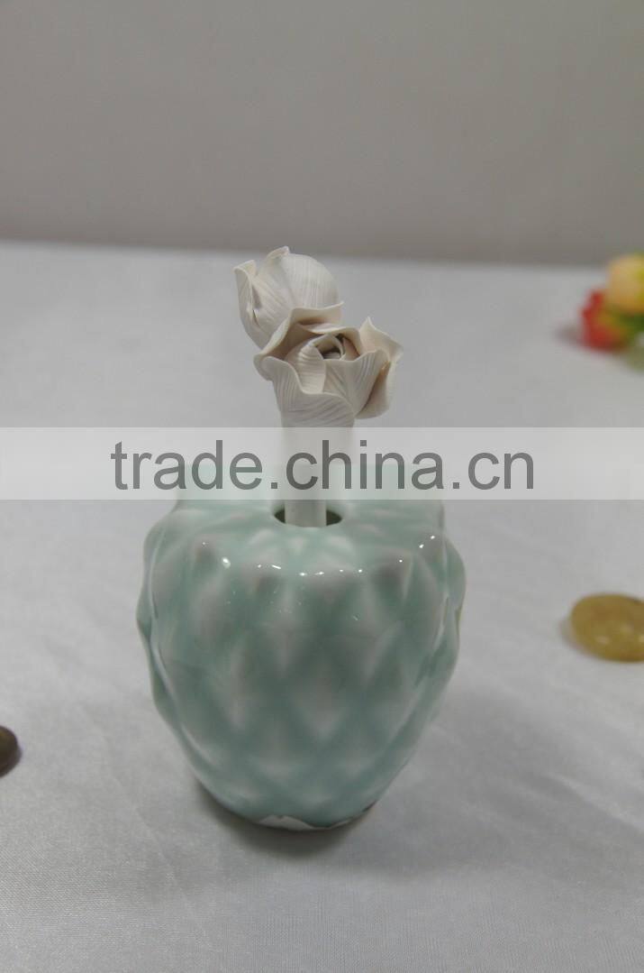 Handmade OEM aroma diffuser bottle aromatherapy ceramic flower fragrance diffuser