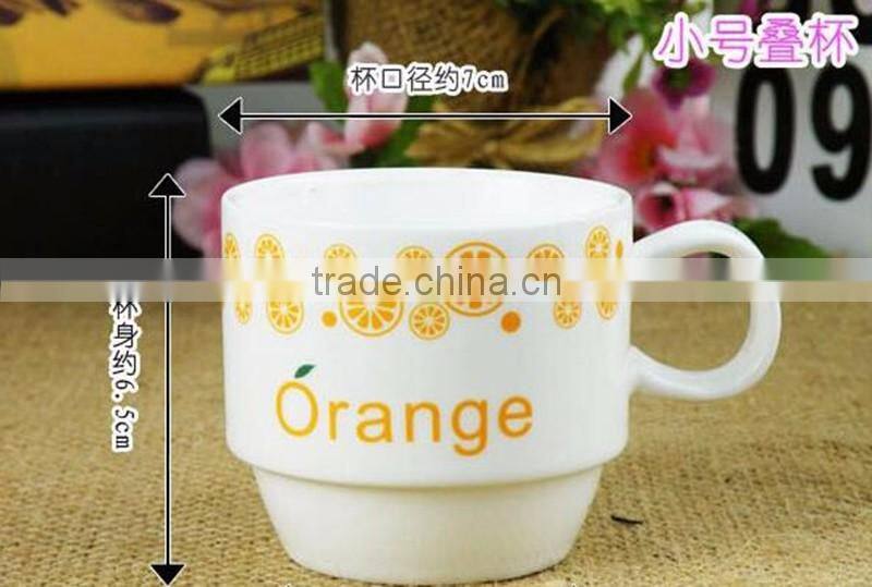 Porcelain 4 stackable coffee mugs with metallic rack set