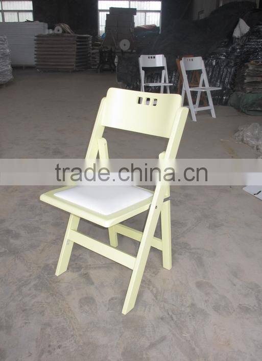 beautiful and adorable wood folding chair for relaxation