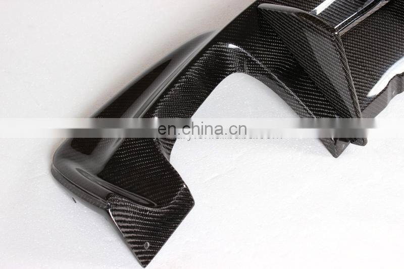 Rear Diffuser in Carbon Fiber for BMW 1 Series E82 MTECH 2012 UP