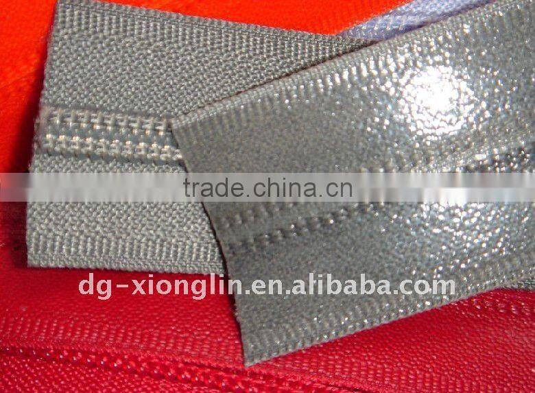Dongguan xionglin Sewing free craftsman with hot-melt adhesive film for shoes lamination