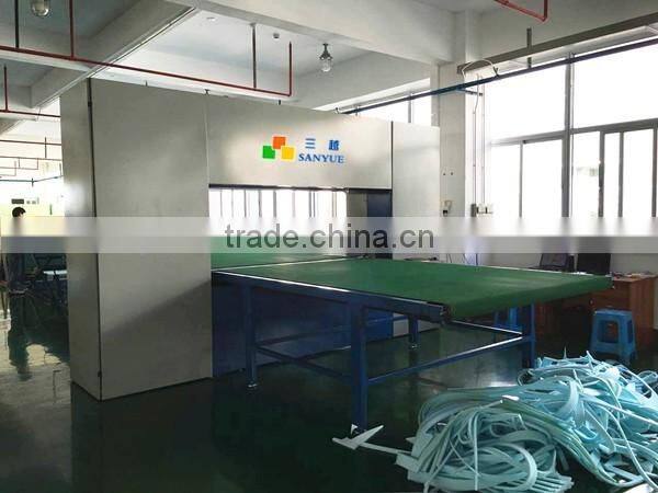 Worktable With Mesh Belt Vertical Circular Blade CNC Contour Sponge Cutting Machine