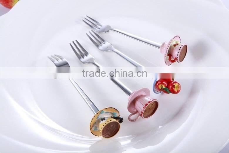 Fashion design high quality cake spoon and fork with gife box packing