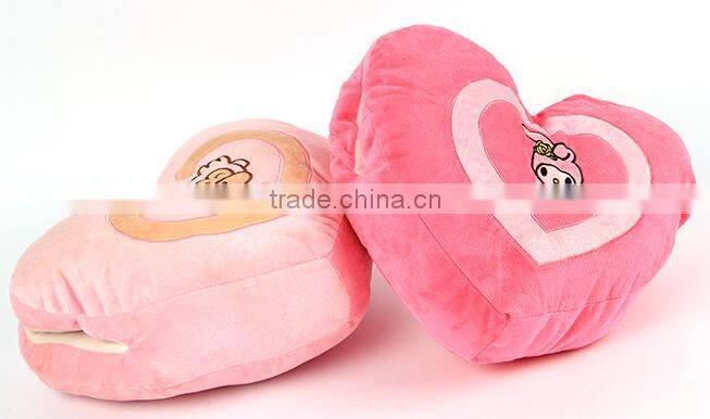 Supply fashion cute cartoon hearts warm hand pillow / cushion