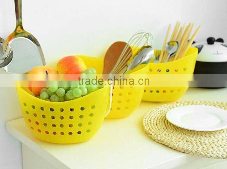 Wholesale Stock Colorful 360 Degree Rotatable Plastic Bathroom Kitchen Hanging Storage Baskets