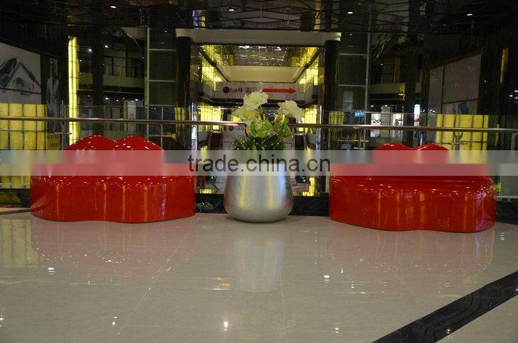 Mall fiberglass lip leisure chair