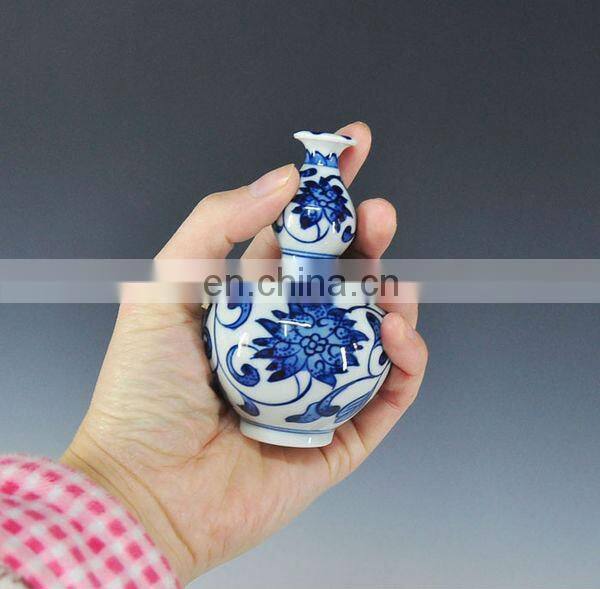 Mini Decorative Chinese Antique blue and white ceramic porcelain vases
