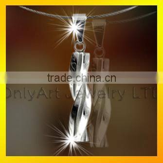 brushed flower design and shiny cz in the middle titanium or stainless steel pendant for women or men