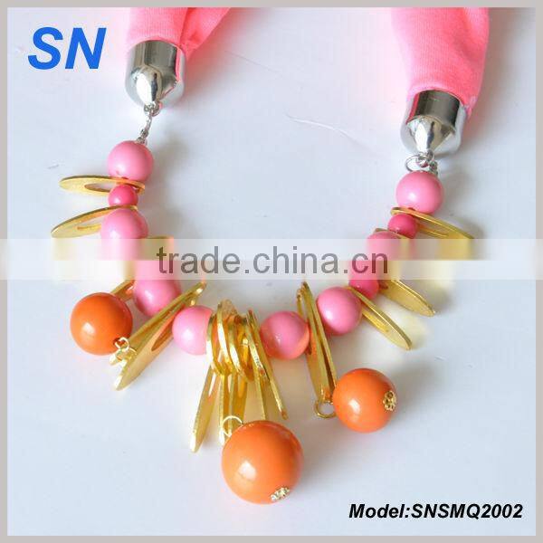 Beads chain pendant scarf color texture design scarf