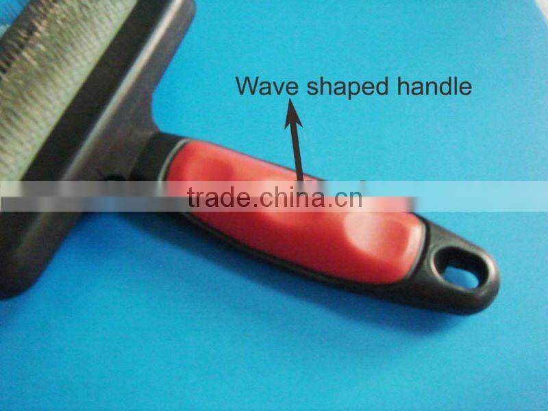 Fur care brush with brush cleaner