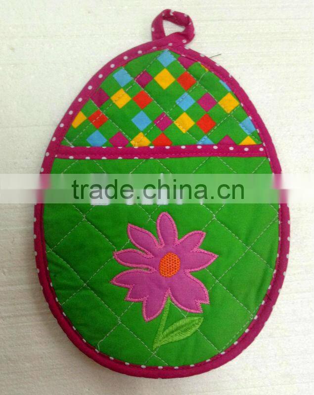 Beautiful embroider pot holder with pocket