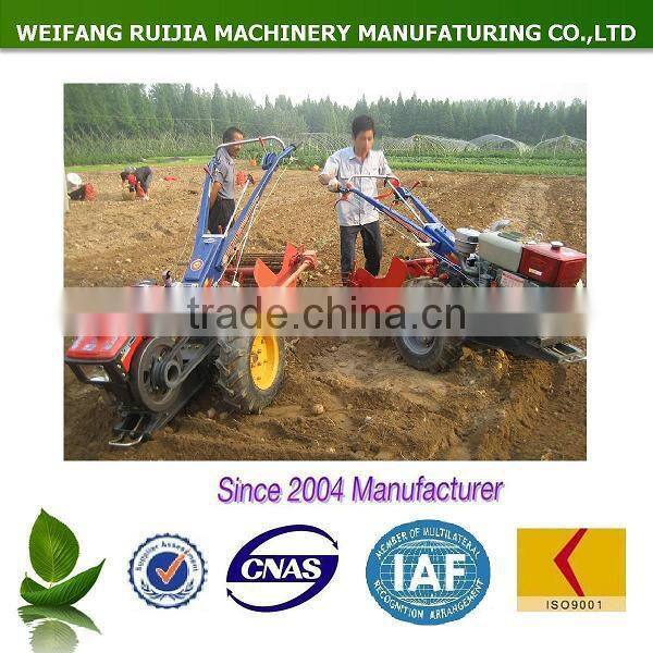 2015 New made potato harvester of walking tractors, air cooled diesel tractor with single row potato harvesting machine !