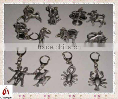 2013 crafts metal boy big hug keychain