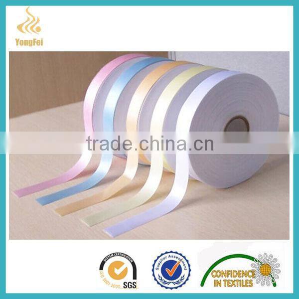 Printed self adhesive satin label