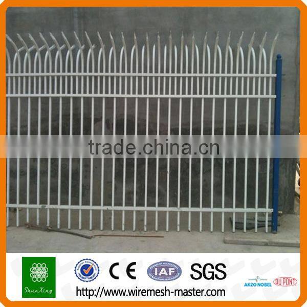 The galvanized wrought wire mesh fence / steel wire