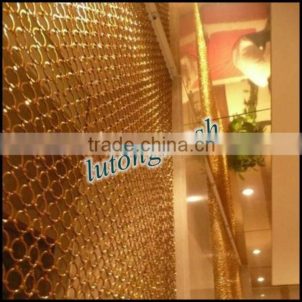 Derative metal ring mesh for interior room divider