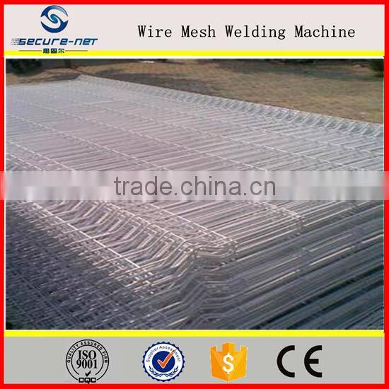 Welded wire mesh bending machine