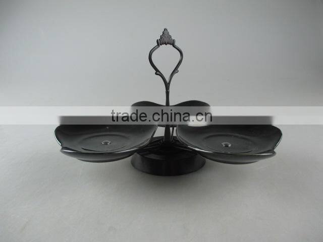 Eco-friendly cheap heart shape ceramic cake stand for stocked