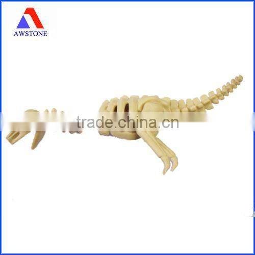 mini and nice plastic crocodile figurine