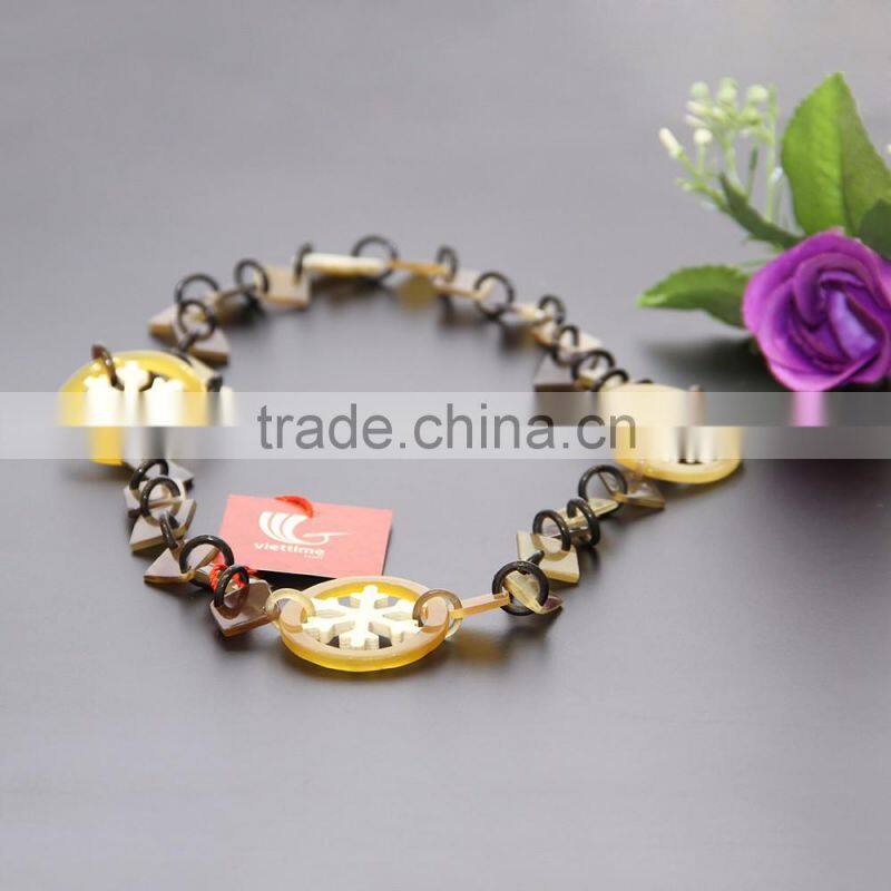 Women jewelry/ horn necklace made in Vietnam