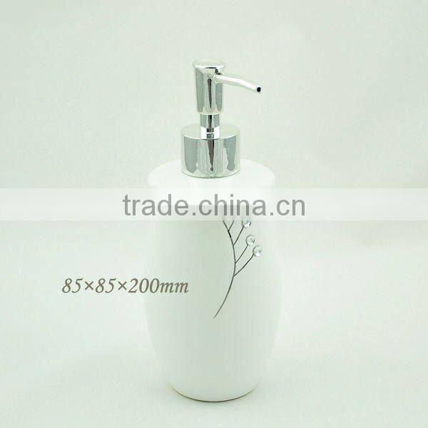 2013 New Products Ceramic Bathroom Set