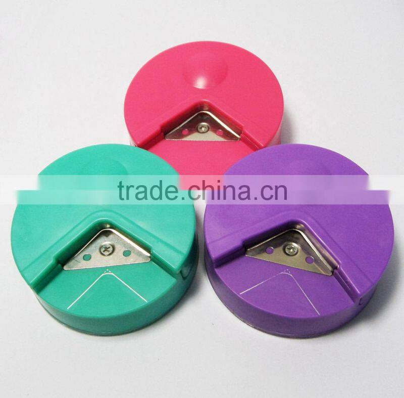 Quality 7cm manual plastic round corner cutter